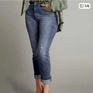 Cabi #3940 Higher Straight Jeans size 14. Lightly worn